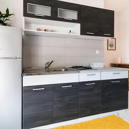 Apartment Hidden Gem - Beachfront Bogomolje