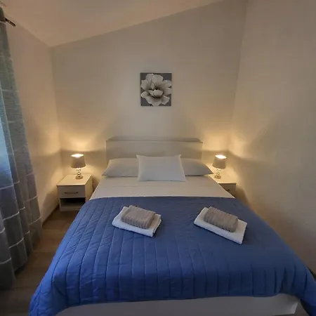 Hidden Gem - Beachfront Apartment *