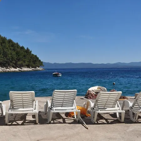Hidden Gem - Beachfront Apartment *
