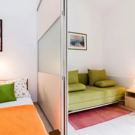Hidden Gem - Beachfront Apartment