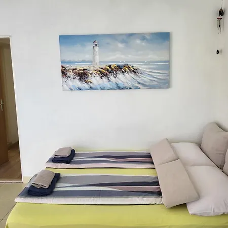 Hidden Gem - Beachfront * Bogomolje