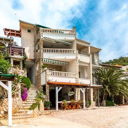 Hidden Gem - Beachfront Bogomolje